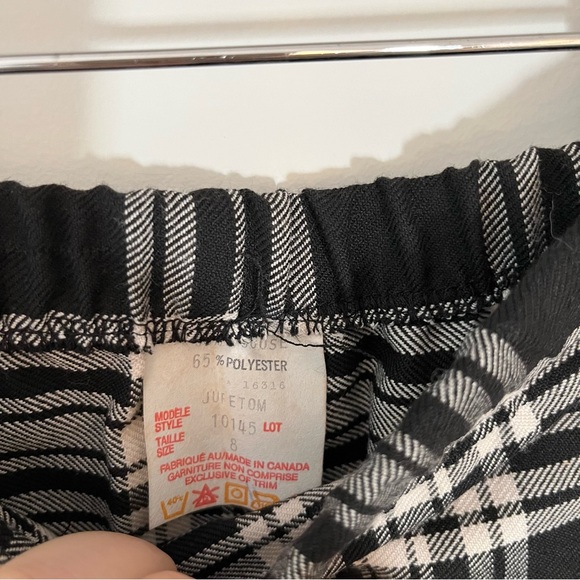 (4 for $20) Vintage Girls pleated skirt, made in Canada - Picture 3 of 3